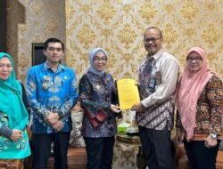 “Plt. Bupati Ayu Asalasiyah Terima Exit Meeting BPK RI Perwakilan Lampung