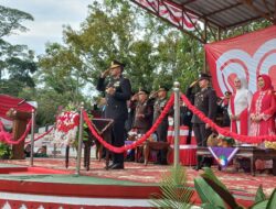 Kapolres Way Kanan Pimpin Upacara Penurunan Bendera Merah Putih Pada Peringatan HUT Ke-80 RI