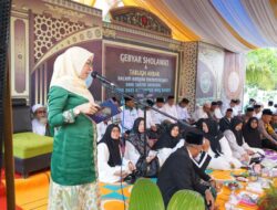 Dalam Rangka MemPeringati Hari Santri Nasional Tahun 2025,Bupati Ayu Hadiri Tabligh Akbar dan Istighotsah kubro