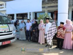 BUPATI DEDI IRAWAN LEPAS 10 JAMAAH UMROH ASAL PESIBAR