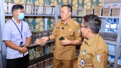 Tak Henti Bergerak,Wabup HankamHasan Lanjutkan monitoring SPPGdan Tinjau SampelMBGHomeBeritaTak Henti Bergerak, Wabup Hankam