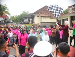 Hari Bhayangkara ke-80,Bupati Ayu lepas peserta Jalan Sehat