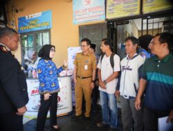 Pastikan Pelayanan Optimal, Bupati Ayu Tinjau Kantor Samsat Way Kanan